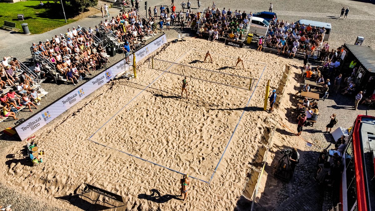 bvsuomi's tweet photo. Naisten SM-pronssit matkaavat toisen kerran perättäin Metsäkoivun sisarusten mukana. Aliisa Vuorinen / Elina Pirttimäki kaatuivat pronssiottelussa erin 2-1.

#SMbeach https://t.co/KoJ9CwGux8