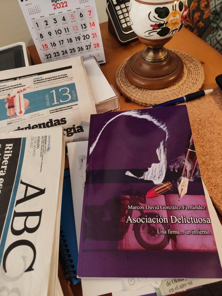 jaimejvidal's tweet photo. Hoy he  recibido la cuarta novela de la #tetralogia  de #SicarioLaSaga  de #MarcosDavidGonzalezFernandez.
Por vía #Amazon.
#lectura  #cultura #lector  #leer #vacaciones  #viajar   #Tarragona #ElsPallaresos #España #Spain  #noir  #novelaNegra  #CuartaNovela #novela
#título https://t.co/y1clBSfgdP