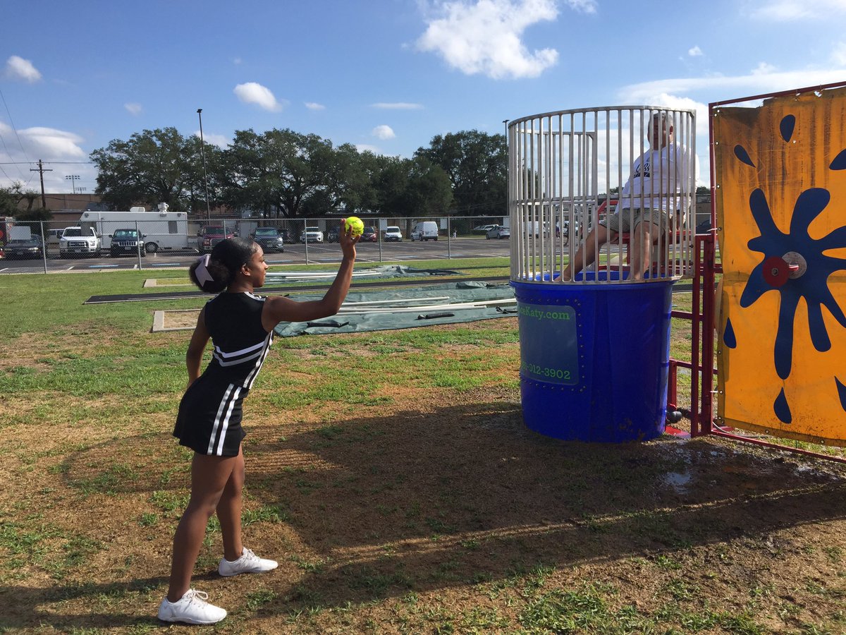 Fun at the LCISD block party! <a href="/lcisd/">Paris Johnson</a> #BTSblockparty