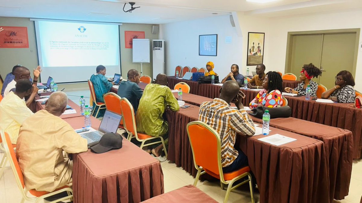MayaDieng00's tweet photo. @Jve_Senegal @meteosenegal et #CORAD étaient présents à l’Atelier National des Parties Prenantes dans le Cadre de la Présentation du Projet #VLF du #GNDR_Senegal qui vise à élaborer une démarche participative avec les #OSCs pour la lutte contre les catastrophes
#kebetu #Senegal https://t.co/eZcC1NcPCQ