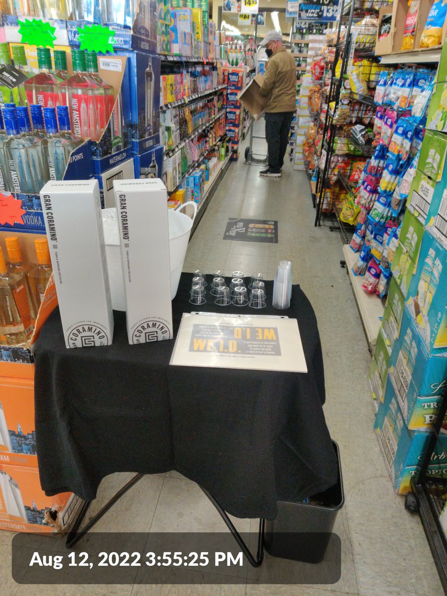 MelvinNiknak's tweet photo. Had a nice time promoting Kevin Hart's New Tequila GRAN CORMINO!  It taste and smells amazing! And it's a  Reposado!  #kevinhart #grancormino #smoothsipping WAY TO GO KEVIN HART! https://t.co/doUwTX5KwM
