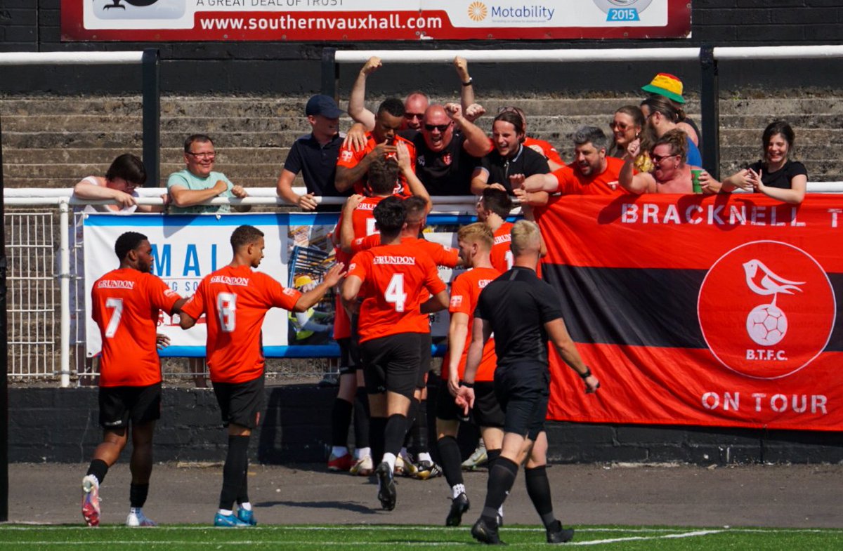 Tough 1st half for <a href="/MerthyrTownFC/">The Martyrs</a> as <a href="/BracknellTownFC/">Bracknell Town FC</a> lead 1-0
