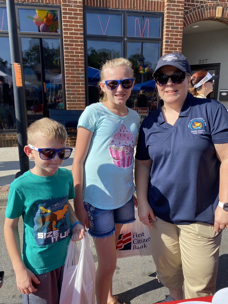 Festival fun with some of our Mull students. It’s time for school to begin. I’ve been missing our students and staff. <a href="/mull_elementary/">Mull Elementary School</a> <a href="/BurkeCoSchools/">BCPS</a> #ignitelearningBCPS