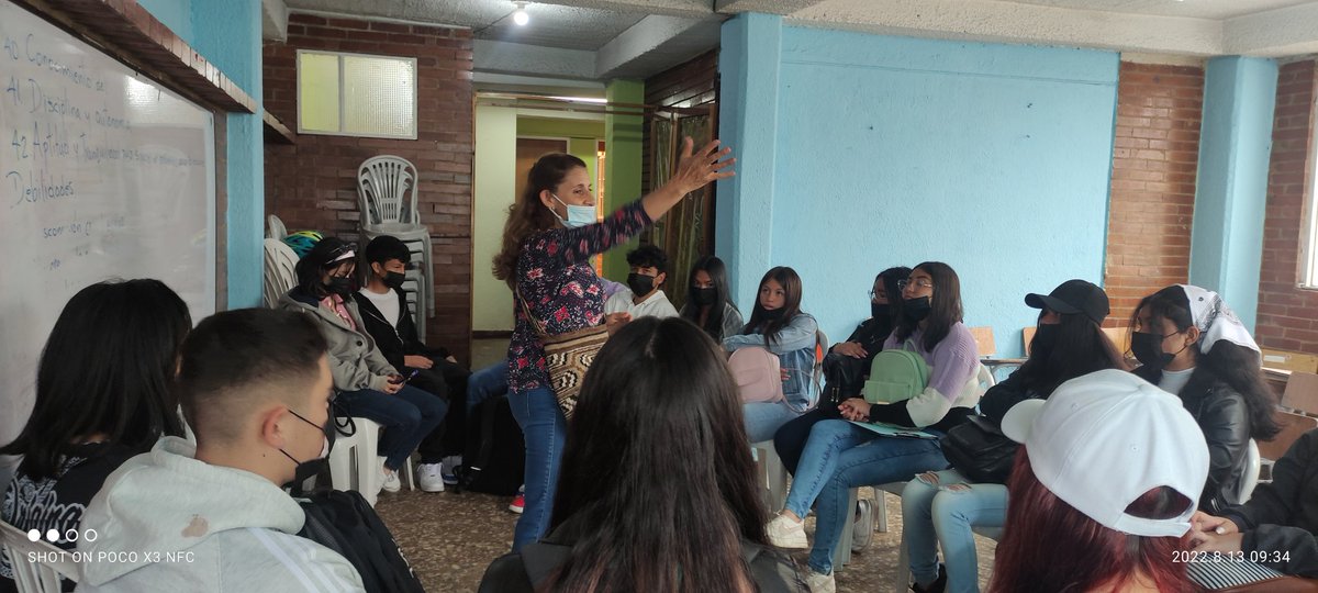 GilmaGomezO's tweet photo. #LiceoNuevoChileExige Hoy la comunidad educativa en Minga Solidaria para enviar un mensaje a la Alcaldesa Claudia López para que @LiceoNuevoChile permanezca en su territorio ambiental y cultural @AlirioUribeMuoz @AtiQuigua @IvanCepedaCast @ClaudiaLopez @FranciaMarquezM https://t.co/2y4N9r0N7W