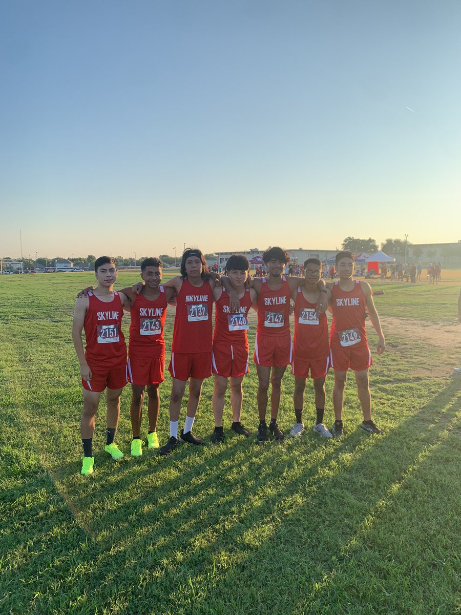 skyline_xc's tweet photo. Skyline 2 Mile Invitational https://t.co/pXNd1G52pp