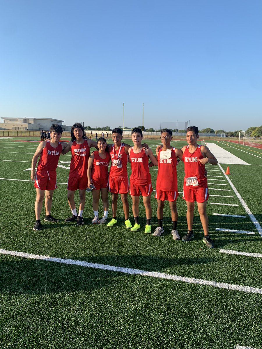 skyline_xc's tweet photo. Skyline 2 Mile Invitational https://t.co/pXNd1G52pp