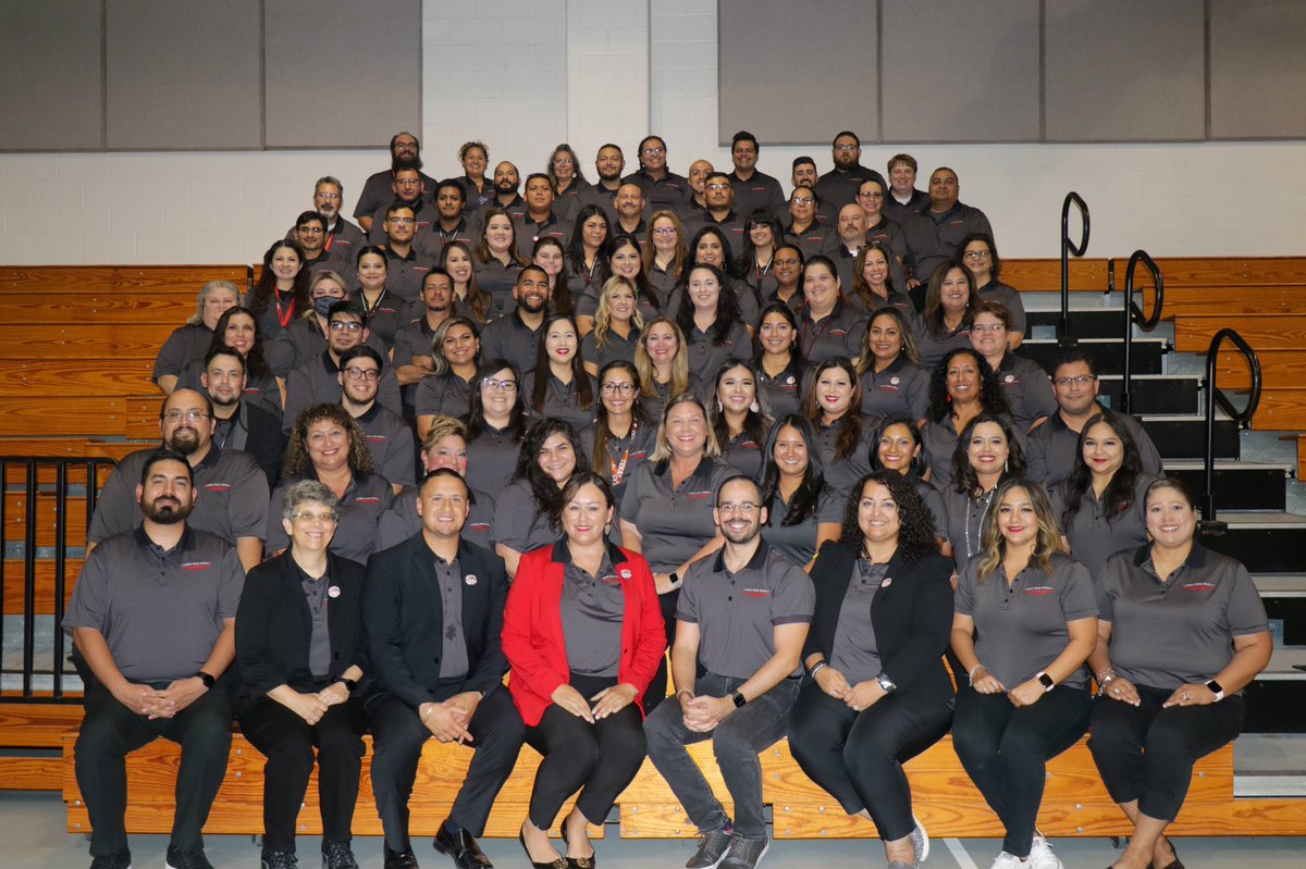 We are ready! I am blessed to work with people who care for kids and work hard! #HeartForPeople ❤️🖤🏆🌎#CommitmentToExcellence #OurStaffRocks <a href="/leslieann4106/">Leslie Ruiz</a> @vmsjaybyrd <a href="/Megmejia68/">Lisa Mejia</a> <a href="/LisaLopez16/">Lisa Lopez</a> <a href="/JohnnyGuillen13/">Johnny Guillen</a> <a href="/VernonMSWLA/">Vernon MS World Languages Academy</a> #BetterTogether