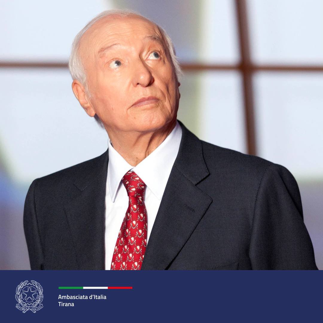 ItalyinALB's tweet photo. Ci ha lasciati a 93 anni Piero Angela.

Divulgatore scientifico, giornalista e conduttore televisivo. Un punto di riferimento indelebile per milioni di italiani che lo hanno potuto conoscere ed apprezzare in decenni di onorata attività. https://t.co/mPN1Spytfd