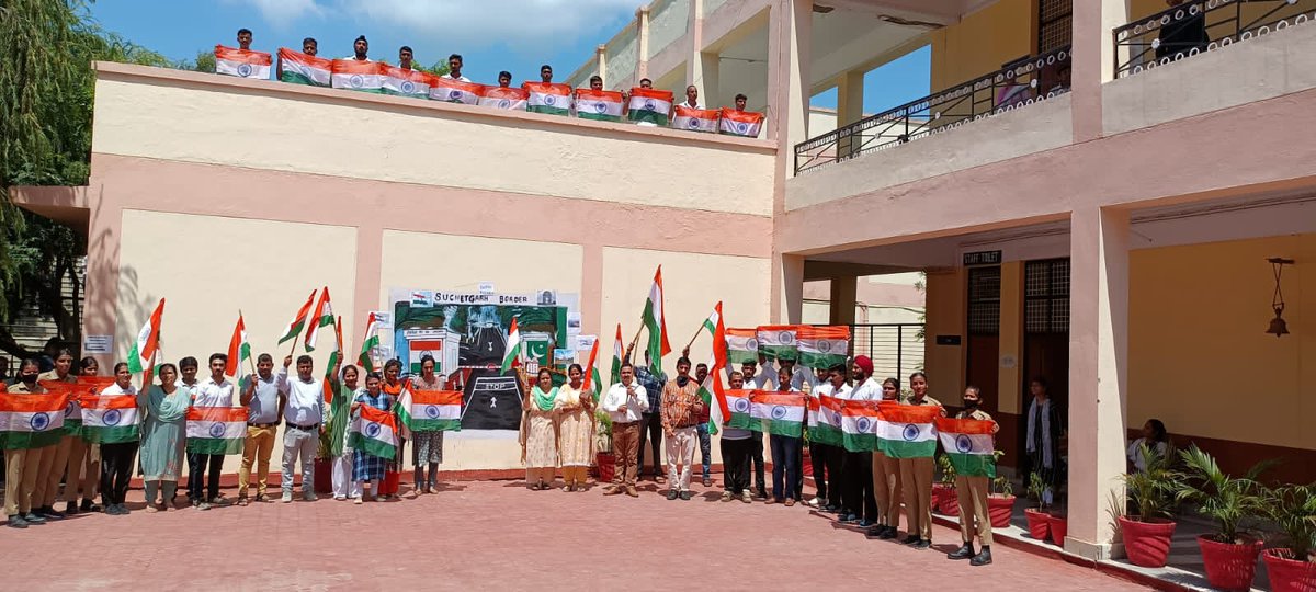 GDC_RS_Pura_NCC's tweet photo. NCC SW cdts(2 J&amp;K Girls BN)from GDC RS Pura,Jammu spread the message on HAR GHAR TIRANGAA to celebrate Azadi ka Amrit Mahotsav under the patronage of principal Prof. Sunil Uppal.
#harghartiranga
@DteJKL 
@HQ_DG_NCC 
@adgpi https://t.co/hxZQALIdBC