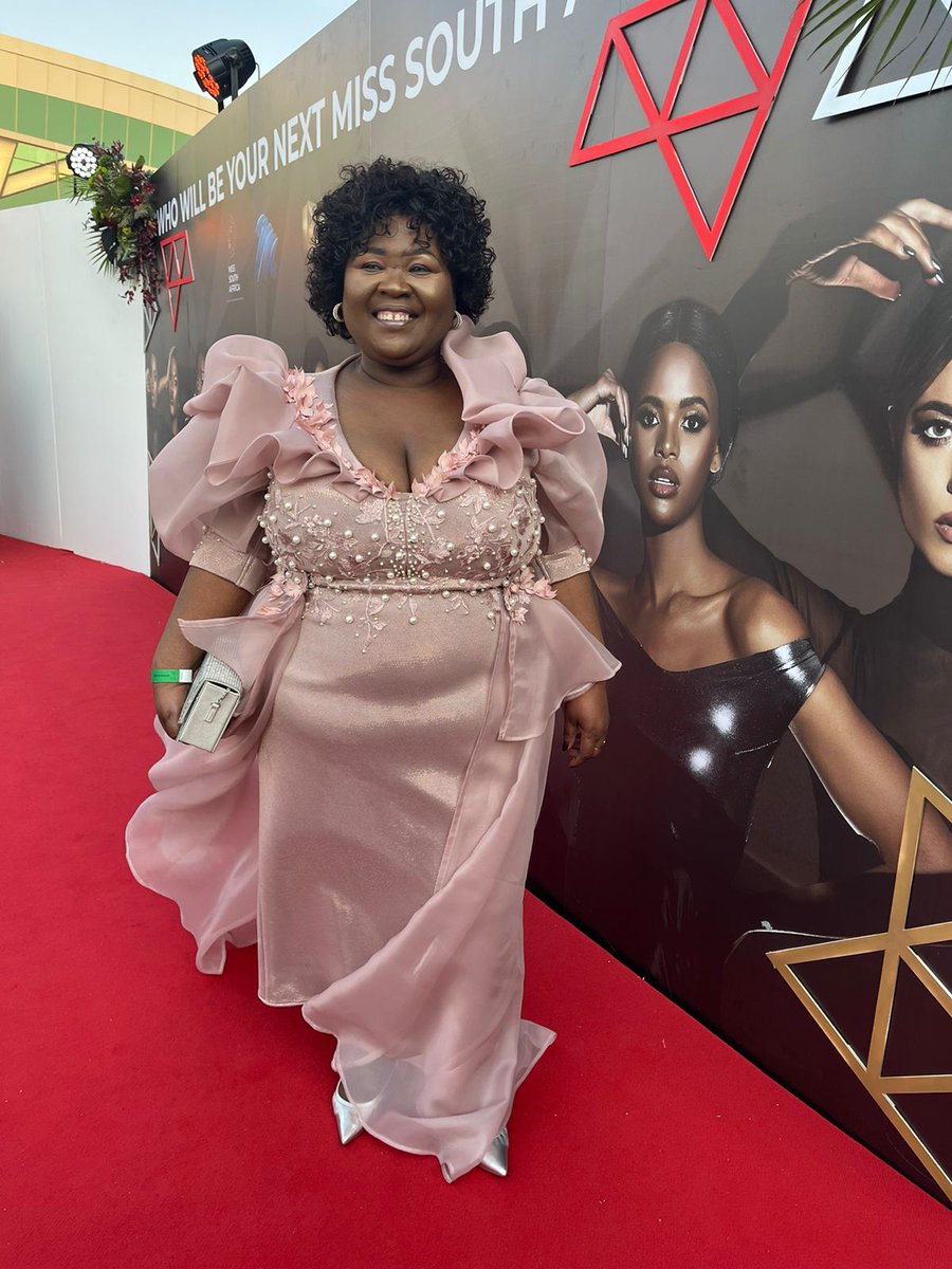 <a href="/ThembsieMatu/">Thembsie Matu</a>  <a href="/Official_MissSA/">Miss South Africa</a> Red Carpet.

#MissSA2022
<a href="/Mzansimagic/">Mzansi Magic</a>