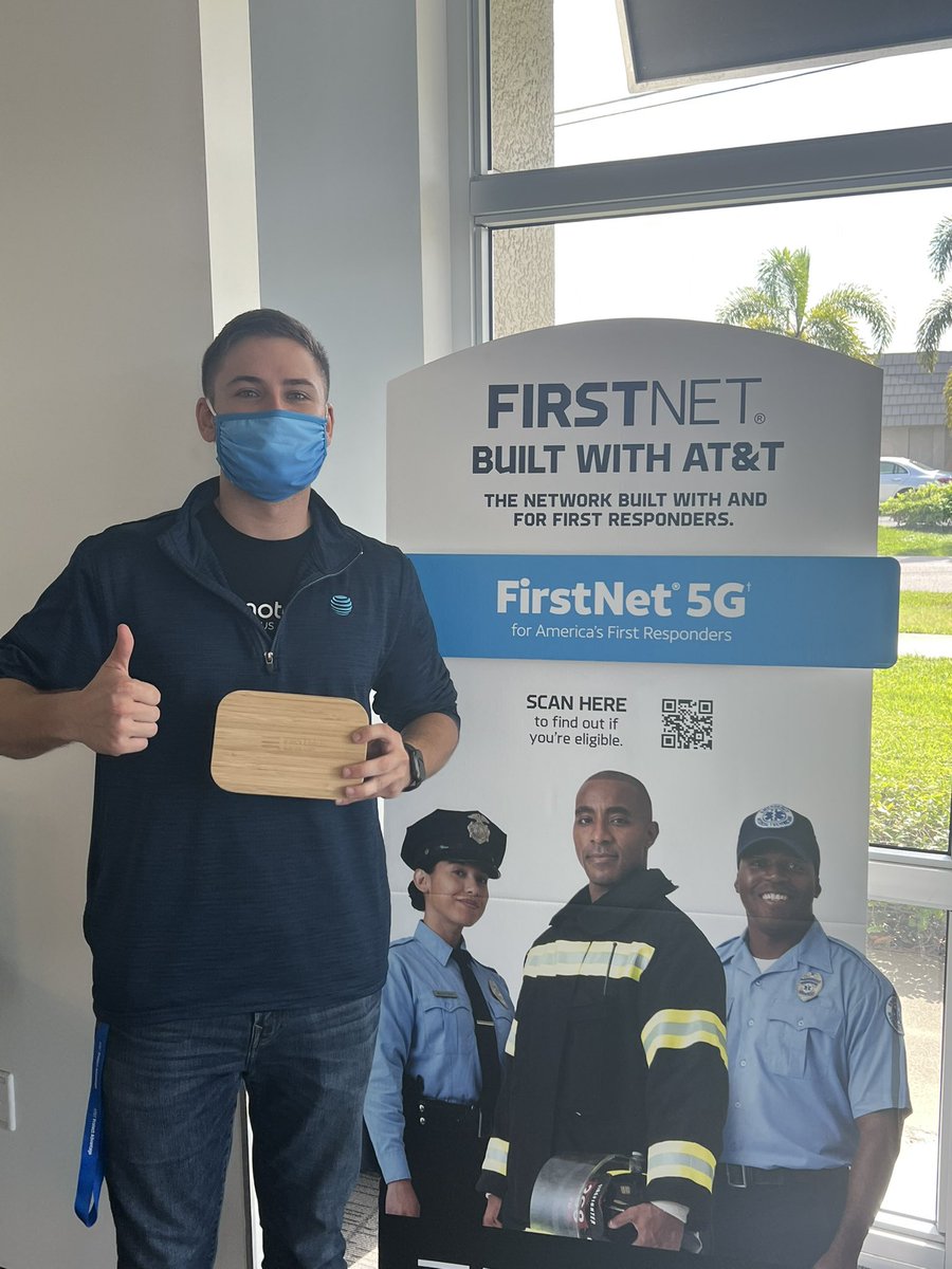 anthonydomonick's tweet photo. Congrats to @DerenAlex for hitting the floor running by achieving @FirstNet expert!! So proud of you and keep up the good work!! @DanielaCarla00 @jrluna11 @One_FLA @theeastregion #WinningTheWeekend #LifeAtAtt
@tonibraxton44 @FirstNetJake https://t.co/nhBfc3y48Y
