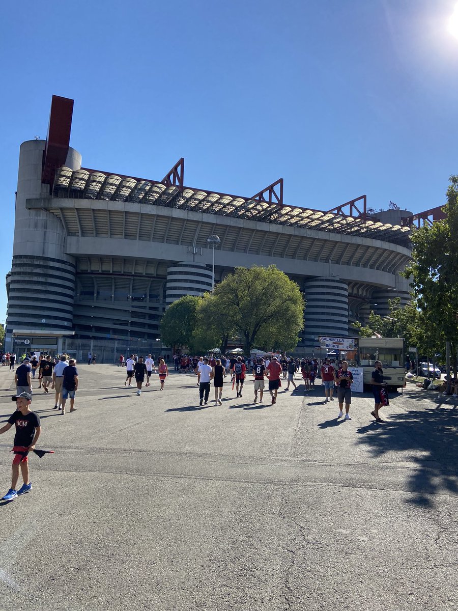 mattew_ms's tweet image. Finalmente casa #sansiro #MilanUdinese