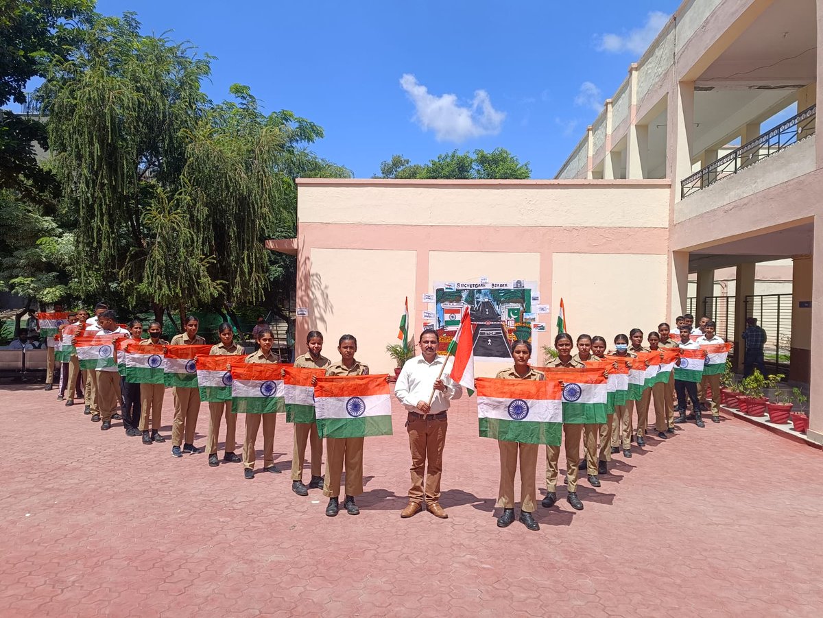 GDC_RS_Pura_NCC's tweet photo. NCC SW cdts(2 J&amp;K Girls BN)from GDC RS Pura,Jammu spread the message on HAR GHAR TIRANGAA to celebrate Azadi ka Amrit Mahotsav under the patronage of principal Prof. Sunil Uppal.
#harghartiranga
@DteJKL 
@HQ_DG_NCC 
@adgpi https://t.co/hxZQALIdBC