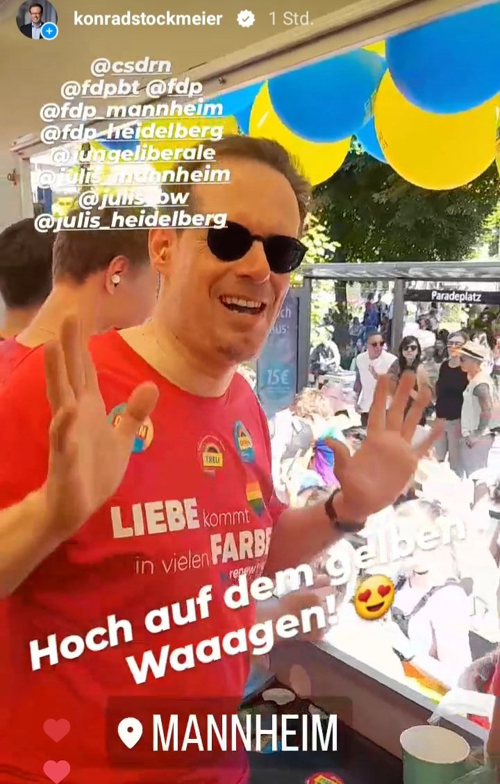 KonradStockmei1's tweet photo. Hoch auf dem gelben WAAAGEN!
@csdrn @csdrheinneckar @fdpbt @FDPBW @FDPMannheim @JuLisBW 
#CSDRN #mannheim #FDP #love #queer #streetparade #scheel #Liebe https://t.co/fOXk1litbm