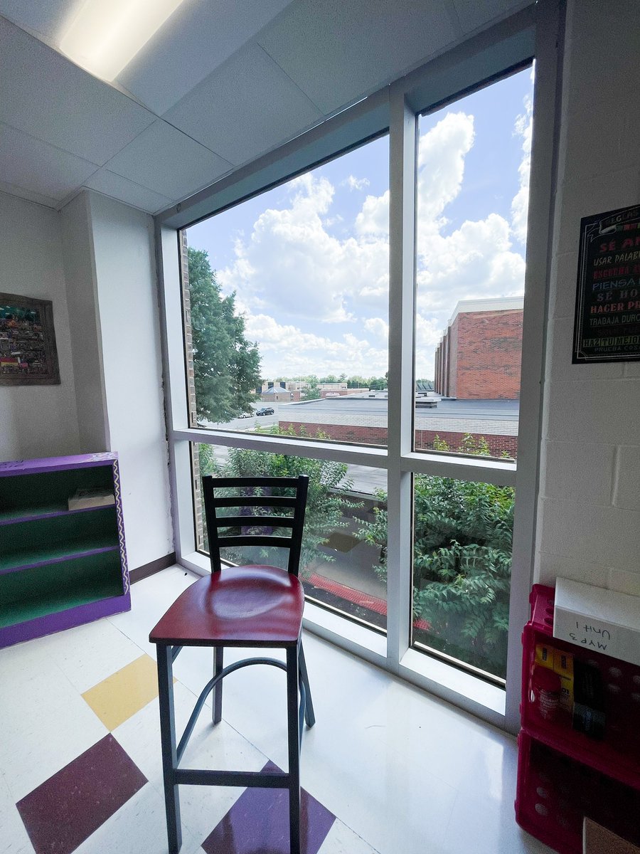 srastafford's tweet photo. Big changes happening in Room 2003… check out my new window 🪟!! Getting ready to see my students in 1 week! 🎉📚🚌✏️
#urlions #unityreed #worldlanguage #naturallight #spanishteacher #renovation https://t.co/FXsITWcrVX