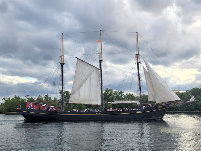 PhotoDorks's tweet image. The Tall Ship Kajama in Toronto Harbor via @PhotoDorks photodorks.com/2022/08/the-ta…