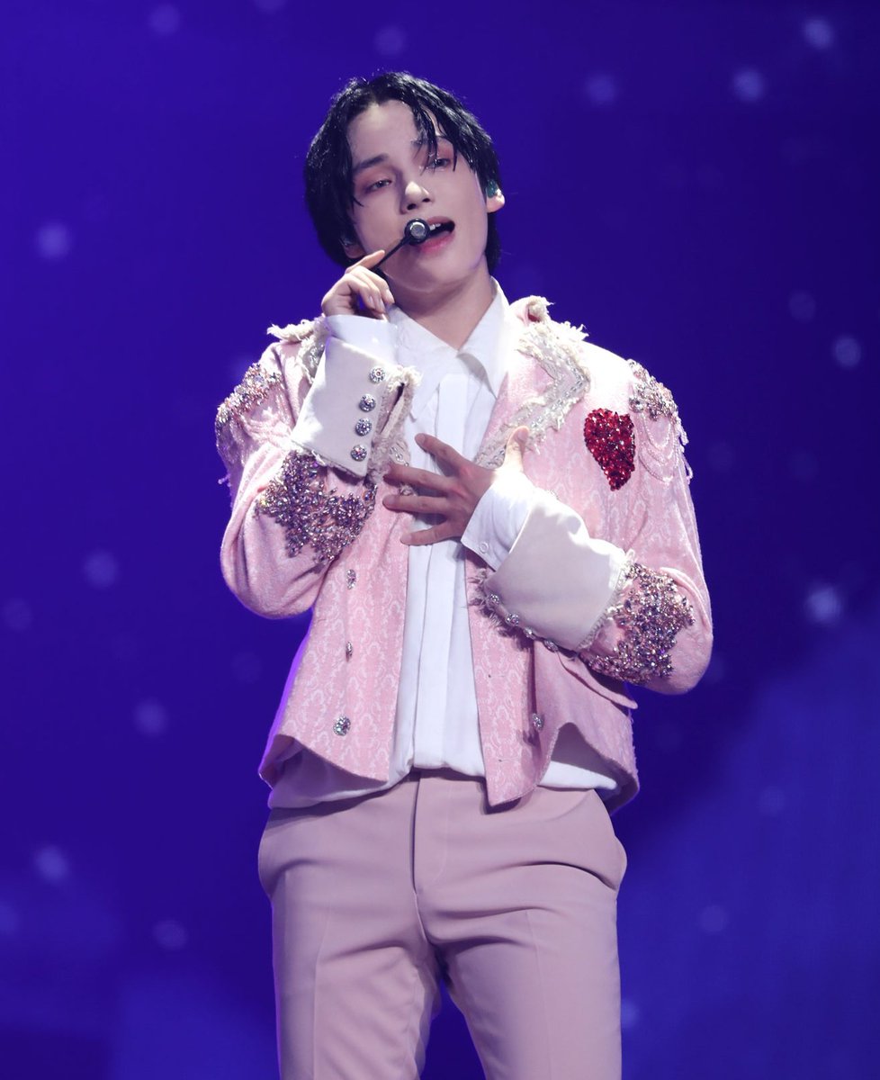 TXTintl_twt's tweet photo. Happy Birthday to one of the most precious person MOAs could have ever met! Hope you always stay healthy, happy and be successful. Thank you being born! 💛

HAPPY BIRTHDAY HUENING KAI
#AngelRockstarHueningKai
#휴닝아_어서와_너를위한_여름이야
#MOAの天使ヒュニンカイ https://t.co/ymvIoJDgah