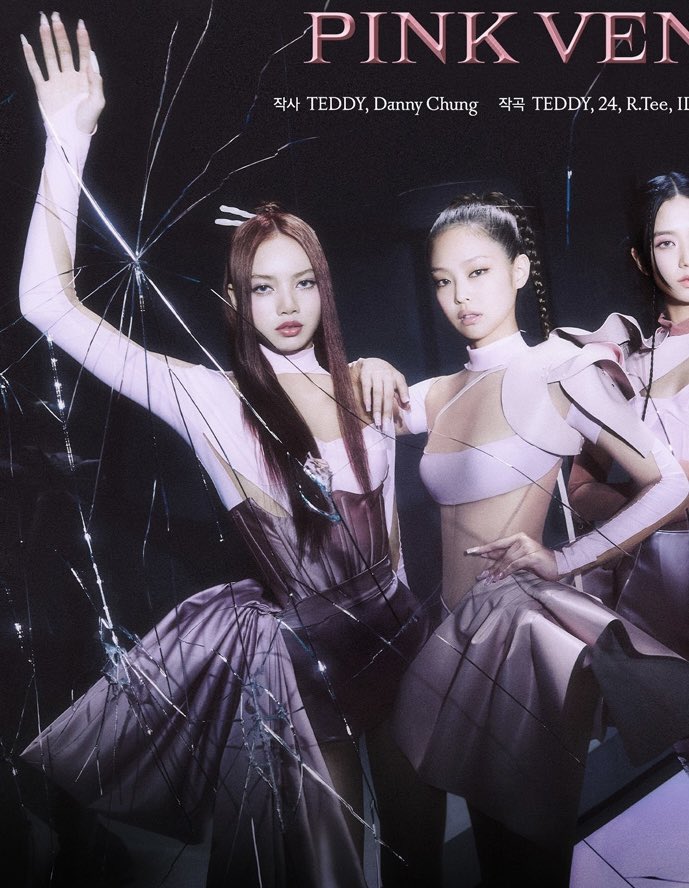 jenlisafeed's tweet photo. PINK VENOM JENLISA IS SO POWERFUL https://t.co/bEfGsUFYBi