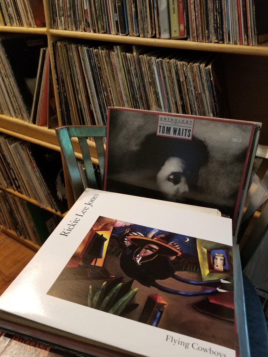aztammyp's tweet photo. Glorious Saturday #RecordParty with the windows OPEN & stereo cranked https://t.co/6JkdqK7lcZ