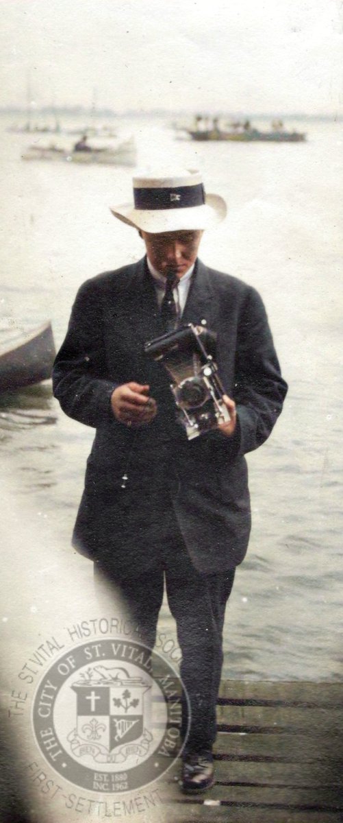 O! how the cameras have turned! This photo was found in the depths of the St. Vital Museum archives. It shows a man readying his camera while standing on one of the docks at the Winnipeg Canoe Club, St. Vital, c.1910. #stvitalmuseum #stvital #museum #archives #winnipeg #manitoba