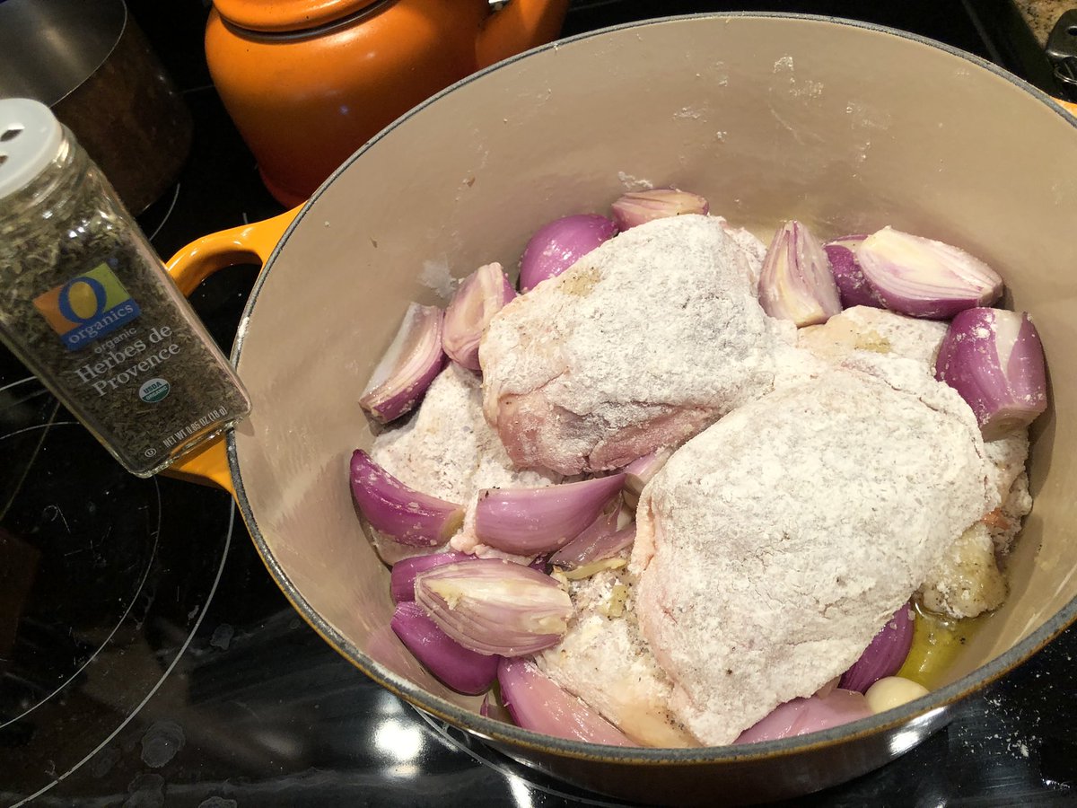 ebeth360's tweet photo. Shallots, garlic, lemon, chicken dredged in flour, remember to add herbes de Provence before arranging everything. I used wine instead of vermouth. #twitterbake https://t.co/FzHhoC73AV