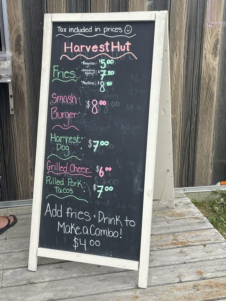 fully709's tweet photo. Lesters. What a rip off. 8 bucks for a burger. #lestersfarm. Never going back. https://t.co/LMqMGoemMj