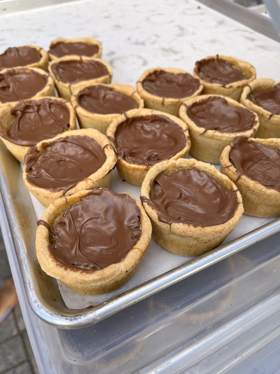 A gorgeous day for Butter Tart Festival in Village Square. Live music, tarts and treats until 4 pm! #DTBurlON #itsallhere
