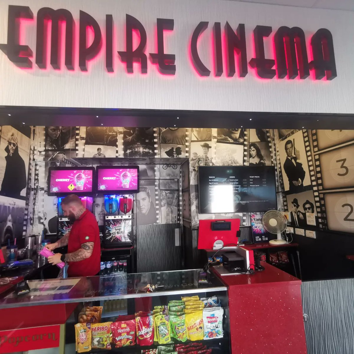 stircrazyproduc's tweet photo. On my holidays in Holyhead, weather is incredible, the sea is blue and i come across this vinatge looking Empire cinema showing Nope! Would be rude not to. Will always be my first love 😘 https://t.co/ChoWTfqdvx