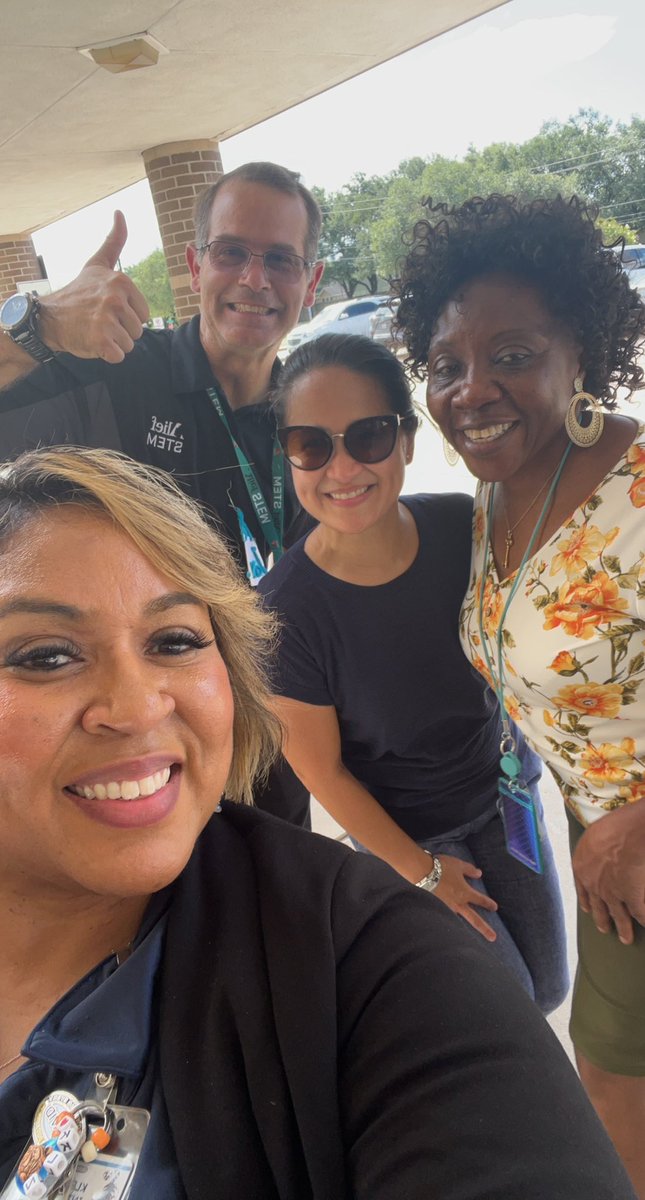 KLZ_PrincTukes's tweet photo. KLZ Week One & Car Rider Fun! Our District Support from our Science Team was Top-Knotch! @gelyn_roble @KlentzmanTigers @aliefstem @MrJoseSanabria1 https://t.co/JunDKsIn8k