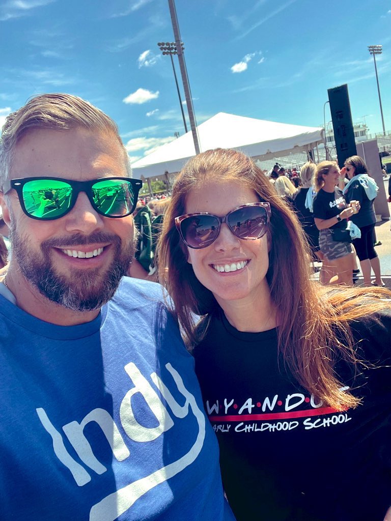 MattinglyStars's tweet photo. Year 19 and 22 for the Mattingly’s and back to Indy and Wyandot! Ready for a fantastic year!! #WEareLakota #WeChooseLakota🖤❤️ https://t.co/kw42cuPnlv