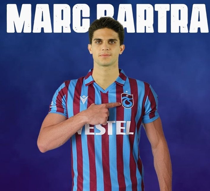 tameraksoya's tweet photo. O artık Trabzonspor'un oyuncusu, kaç gündür Trabzonspor yönetimi Bartra için çok emek sarf etti, pürüzler çıktı ama Trabzonspor yönetimi vazgeçmedi, sonunda anlaşma sağlandı, Hayırlı olsun... https://t.co/54HuRMGu70