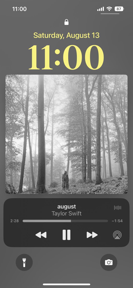 imisssparklin13's tweet photo. Happy august 13th besties! sad girl autumn has officially begun 🍂🫶🏼🥹 #feelslikeaugust #augustheads https://t.co/D4qivvKI2M