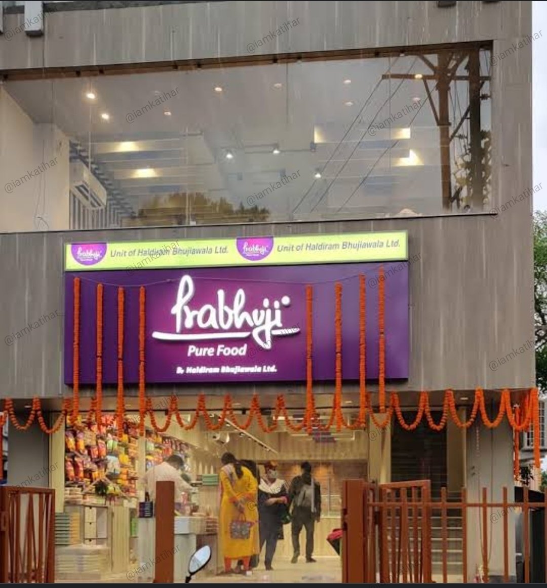Imkatihar's tweet photo. PRABHUJI , an enterprise of haldiram now opened in katihar.
# food
#restaurant 
#katihar https://t.co/qnG3cDaqw5