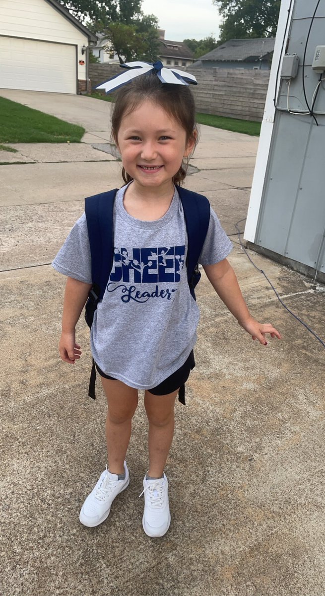 SamanthaKaitlyn's tweet photo. i’m not a regular mom anymore, i’m a cheer mom 📣💙 https://t.co/rzyLCyYFUx