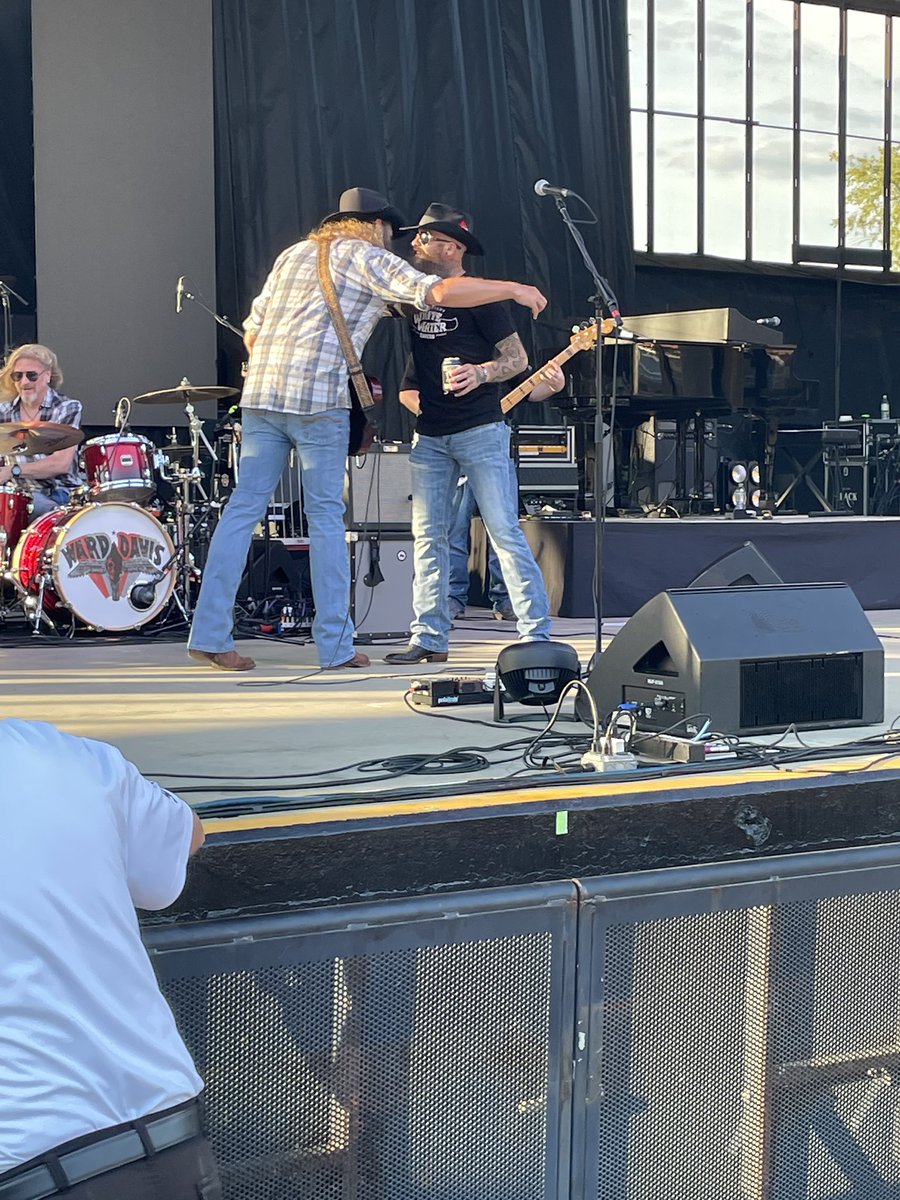 CPadge's tweet photo. @warddavismusic @CodyJinksMusic a great picture of two great musicians at Oak Mtn yesterday in Bham @jarredacker @KLee_67 https://t.co/YrroKn5ALZ