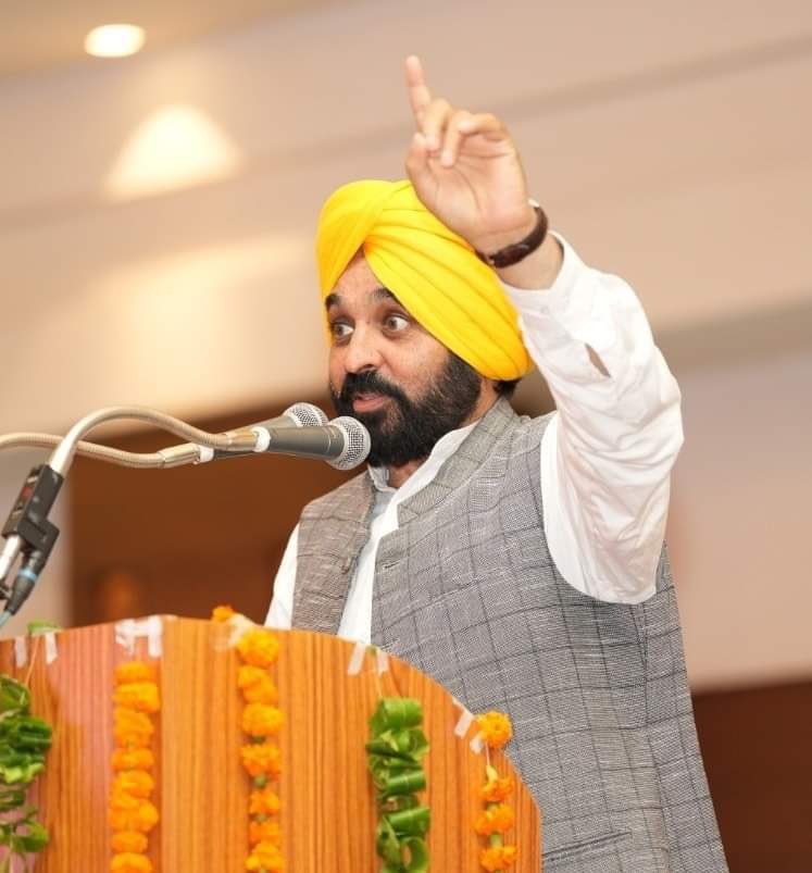 rajlali's tweet photo. CM @BhagwantMann did it …
One MLA - One pension.
It will save approx Rs. _19.53cr. It’s approved by the Governor.
No more free kee ‘Rawari’ to MLAs
Now this is clean and effective governance.
#OneMLAOnePension
#Punjab
#AapPunjab https://t.co/w0M3tB9iOe
