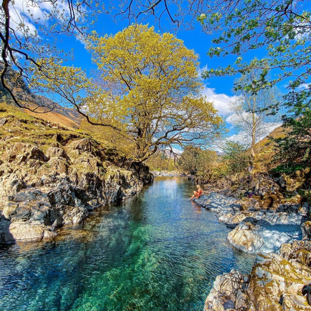 holidayfoxuk's tweet photo. 💎Hidden Gems💎

Galleny Falls is a beautiful spot near Stonethwaite, brimming with crystal waters and surrounded by outstanding scenery - the Lake District's very own Fairy Glen🧚‍♀️

Photos by Megan Anderson and David Shutt 📸

#hiddengems #secretspots #FYP #Travel #wander https://t.co/q66RiKcpTw