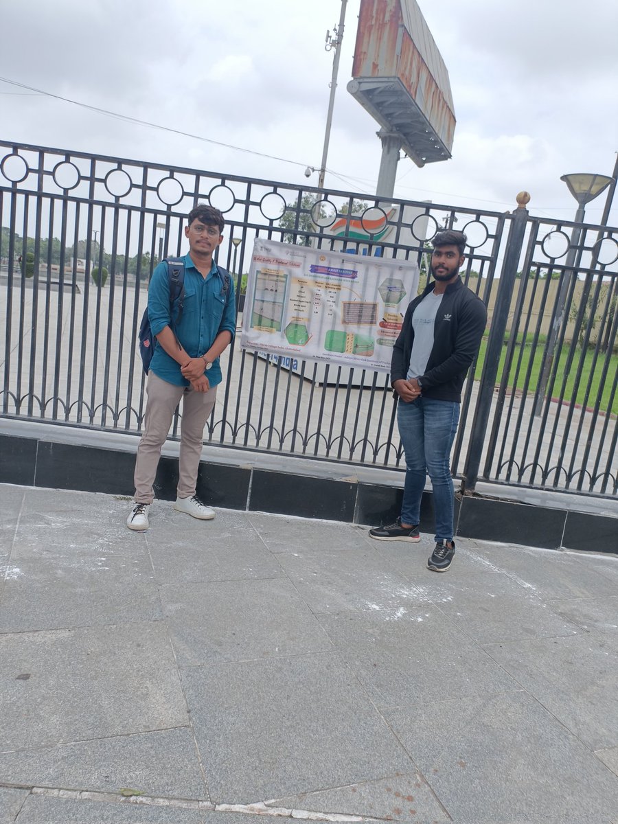 SurjitMandal9's tweet photo. Creating awareness about Vatva Village Lake through the distribution of posters in public places across Ahmedabad.
#missionamritsarovar #AICTE #MoHUA #vatvavillagelake #silveroakuniversity https://t.co/rndN2ogtXp