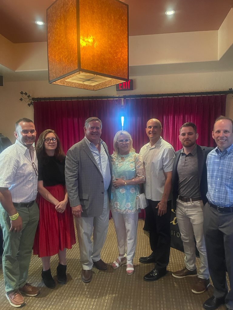 LogCabin_CV's tweet photo. We had a great Meet&amp;Greet with congressman @KenCalvert and candidate for State Assembly 47th District @wallis4assembly , Greg Wallis. Both are supportive of the gay community and we are united to fix California together. Let’s flip CA red! #LogCabinRepublicans #CoachellaValley https://t.co/H00o1CP9oF
