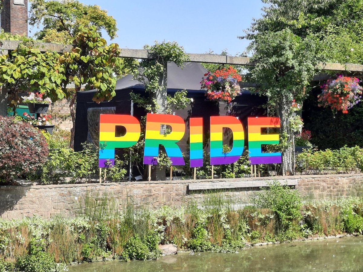 bushellemma's tweet photo. #SwindonPride looking really good in the Queens Park sunshine today. Great to see the @SwinCoopParty stall and catch up with @LabSouthSwindon Cllrs @janine_howarth Neil Hopkins & Dave Griffiths. Plus an honourable mention to @SannSwindon on steward duties https://t.co/eyG8WJfLyf