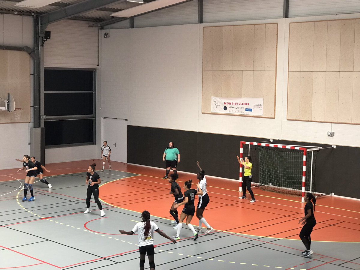 facilibot's tweet photo. @HacHandball76 🆚 @SambreAvesnoisH 
Match amical dans la magnifique salle  @lucabalo de @VMontivilliers 
#Facilibot prestataire de @VMontivilliers et … partenaire du @HacHandball76 🤾 https://t.co/KFZw3ZOK05