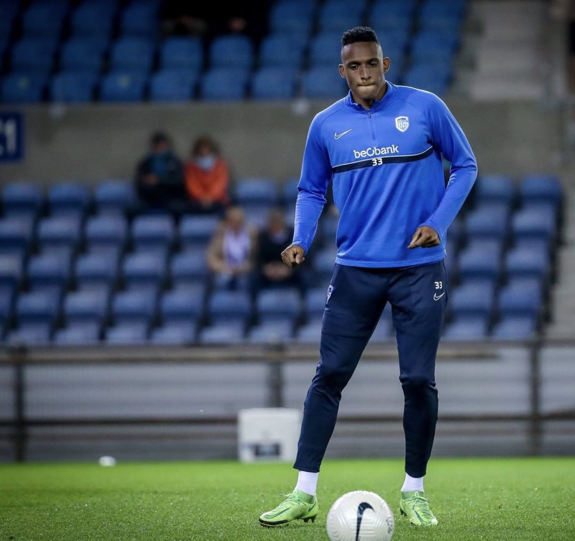 PSierraR's tweet photo. 🚨 Jhon Lucumí (24) acordó los términos y condiciones para firmar con el #Bologna por 3 años con posible extensión. Dependerá de la reunión de esta noche con #Genk: piden 8M€, pero puede ser a plazos

👀 El colombiano firmaría a comienzos de la otra semana, como contó @Glongari https://t.co/nImnXjVmI5