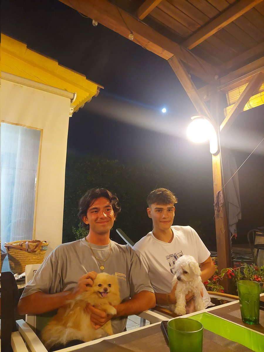 candelaalc's tweet photo. lo más gay q vais a ver hoy https://t.co/soggaZcuIP