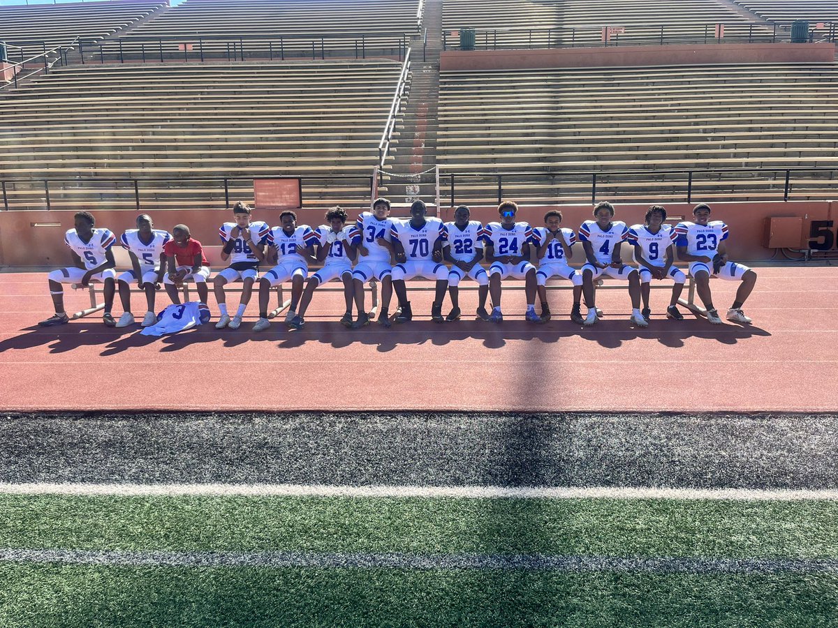 Eric_Mims_Sr's tweet photo. Shout out to our freshman. They had a good showing in our scrimmage yesterday &amp; they are looking good today at media day.
#NeighborhoodHero
#NorthsidePride
#AverageIsOver https://t.co/DEgZuoOeGD