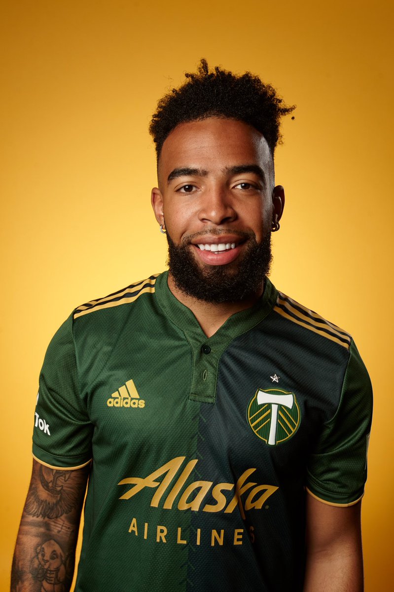TimbersFC's tweet photo. Green and Gold to the world 🌎

RT this tweet for a chance to win 10,000 miles courtesy of @AlaskaAir. 

NoPurNec. 18+. Portland, OR only. Ends 8/16/22. Rules: https://t.co/LzXSLiCirG https://t.co/rsdYq502uf