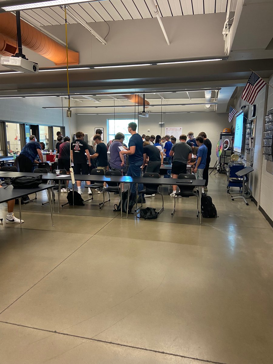 MrsPotterIC's tweet photo. They were up and getting to know each other on the first day of school @RoadrunnersOATC yesterday! #OPSForThierFuture https://t.co/onPh4YfEfV