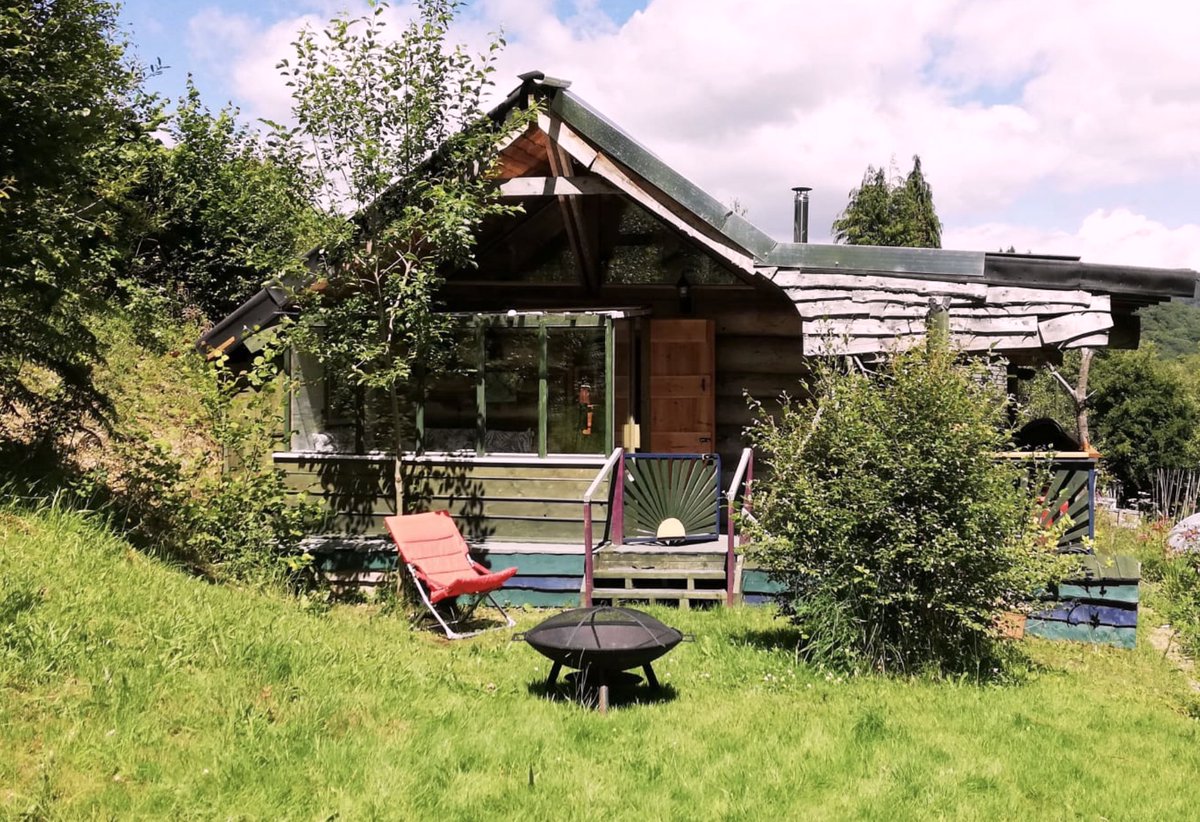 holidayfoxuk's tweet photo. Raven's Retreat's owners have put great care into making their lovely site pet friendly 🐾

With free dog biscuits, dog-safe gardens, and space for them to go off lead, it really is a paradise for both you and your pooch!

🏕Raven's Retreat
📍Powys
🔗https://t.co/tIelkogK5n

#FYP https://t.co/YTLjERd2DN