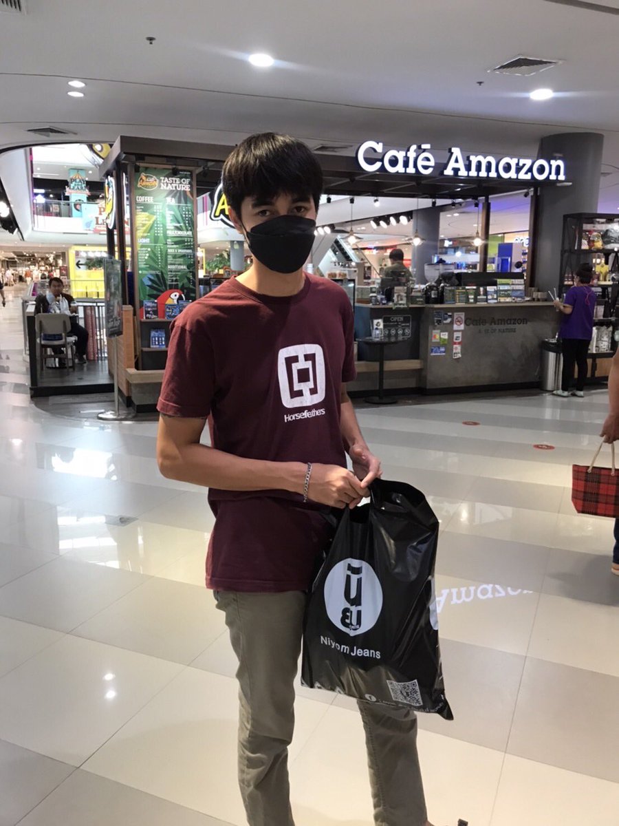 แมวขนสีรุ้ง tweet media