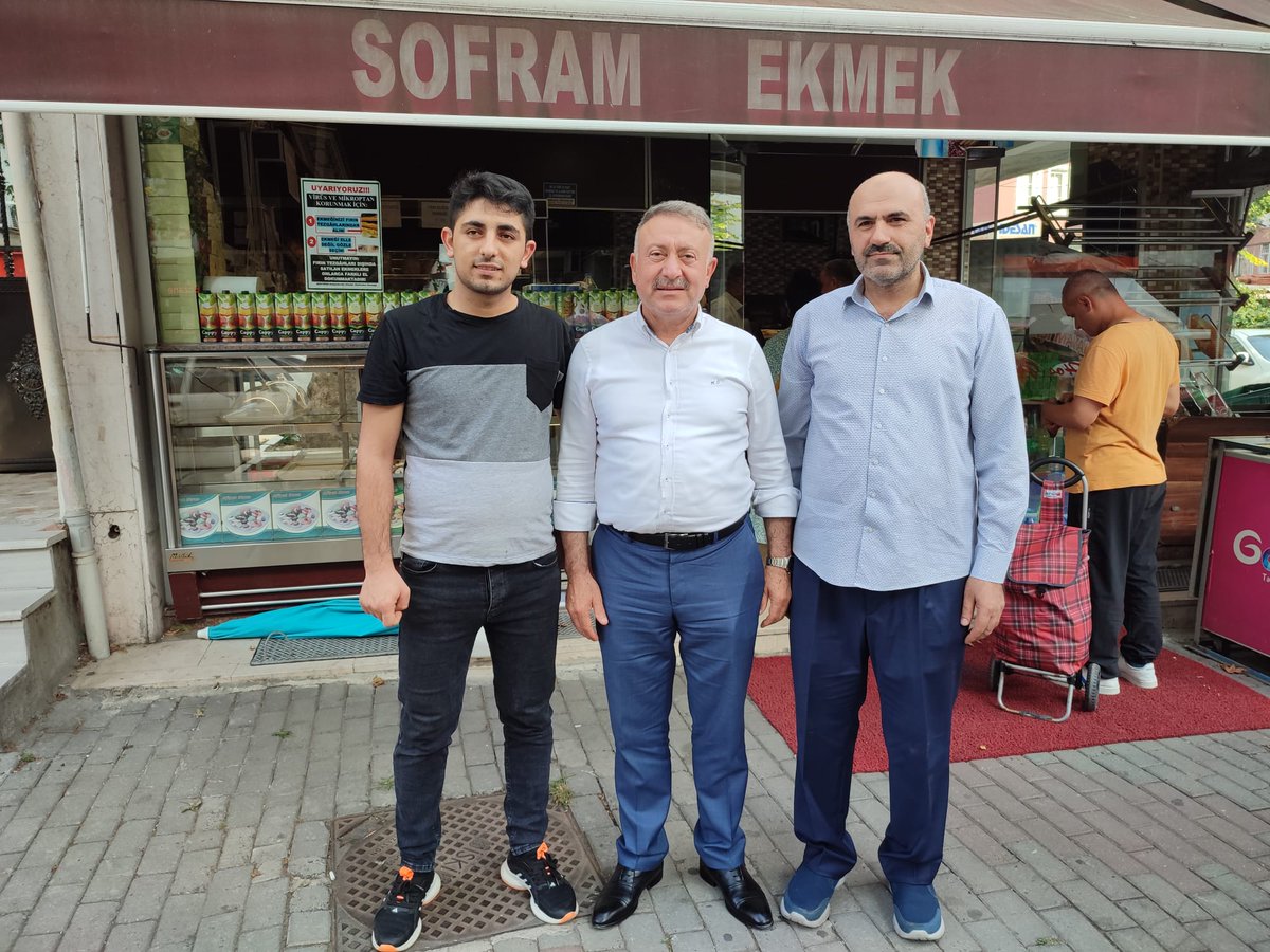 haciozkan33's tweet photo. 📍 #İSTANBUL #Fatih
#Sofram Fırın İşletmecisi Özcan Özkan ve Kıymetli Yeğenlerimi ziyaret ettik.
Değerli Yeğenlerime nazik misafirperverliklerinden dolayı teşekkür ediyor, bereketli kazançlar diliyorum. https://t.co/feCgNVYGLU
