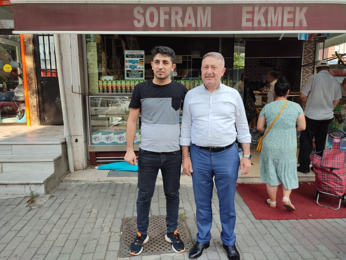 haciozkan33's tweet photo. 📍 #İSTANBUL #Fatih
#Sofram Fırın İşletmecisi Özcan Özkan ve Kıymetli Yeğenlerimi ziyaret ettik.
Değerli Yeğenlerime nazik misafirperverliklerinden dolayı teşekkür ediyor, bereketli kazançlar diliyorum. https://t.co/feCgNVYGLU